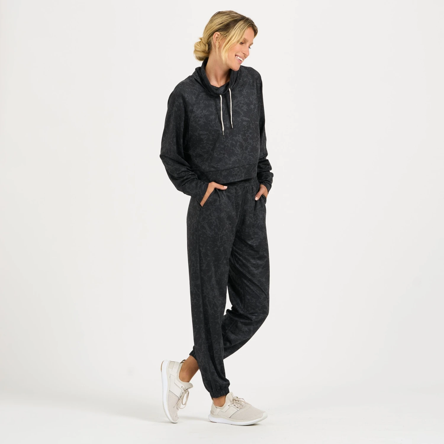 Halo Crop Funnel Neck | Charcoal Tortoise 5 Halo Crop Funnel Neck | Charcoal Tortoise - Image 5